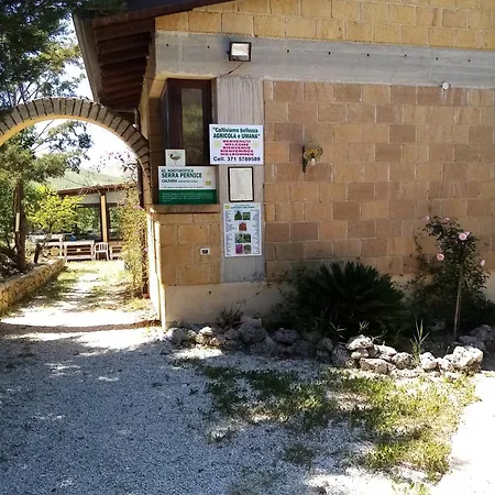 Agriturismo Serra Pernice Feriegård